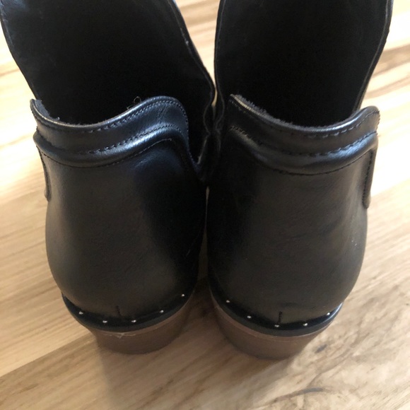 SONOMA BLACK BOOTIES Faux Leather Size 9 like new condition - Picture 5 of 6